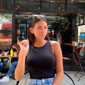 Meet your Posher, Ava